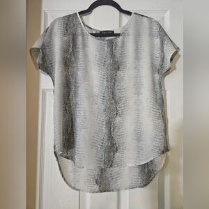 Gray Short Sleeve Tee with Snakeprint Pattern